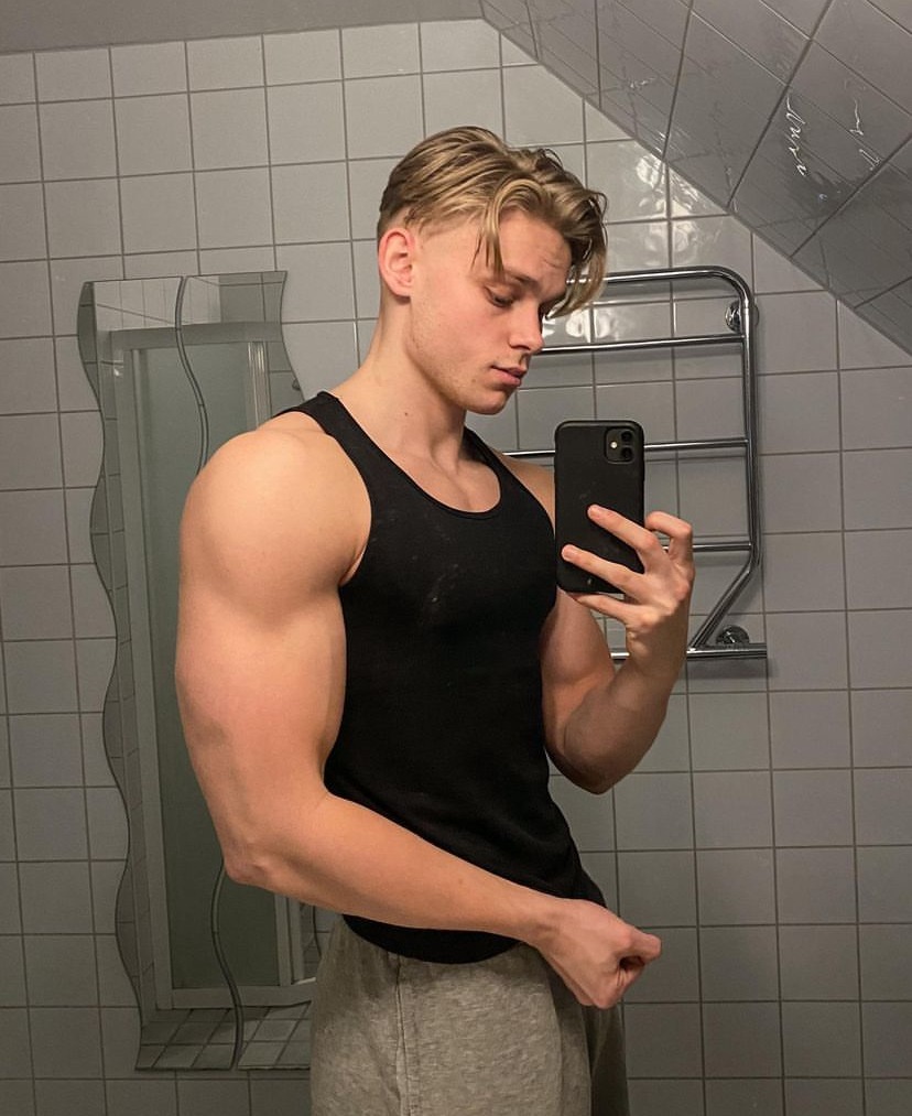 Profil de Estevan, 21 ans, Gay Belgique à Brasschaat